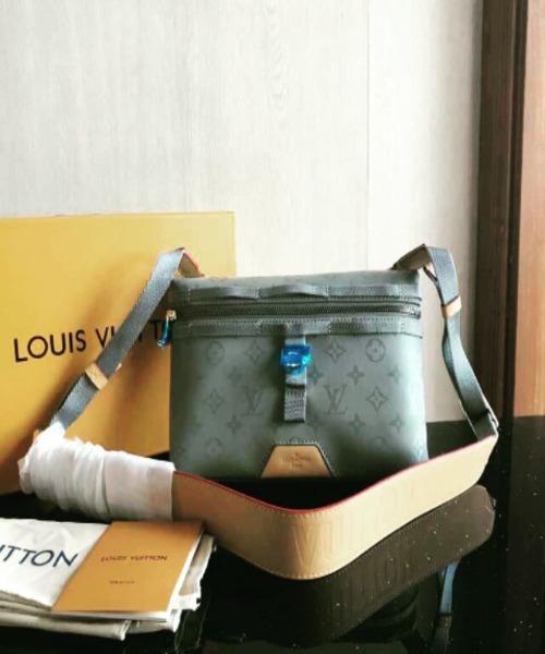 LV Messenger PM Monogram Titanium